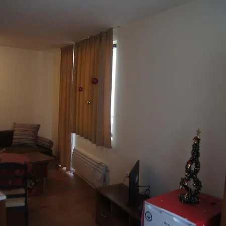 Edelweiss Apartment *